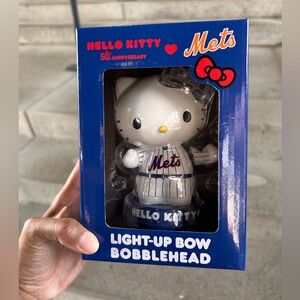 Mets 50th Anniversary Hello Kitty Light Up Bow Bobblehead